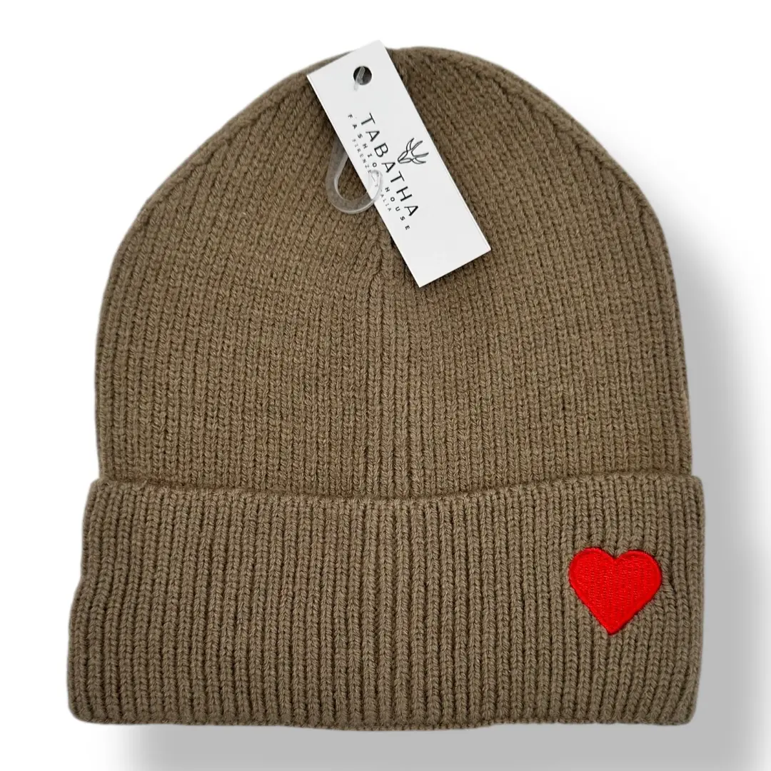 Featured image for “Cappellino Cuore”