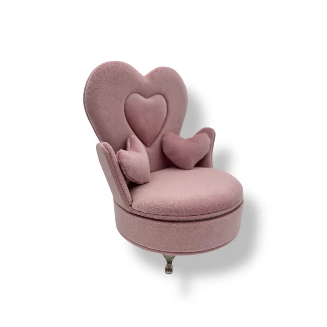 Featured image for “Divanetto Portagioielli”