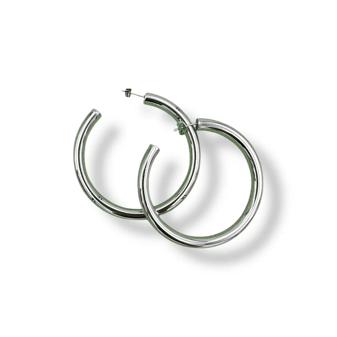 Featured image for “Luna”